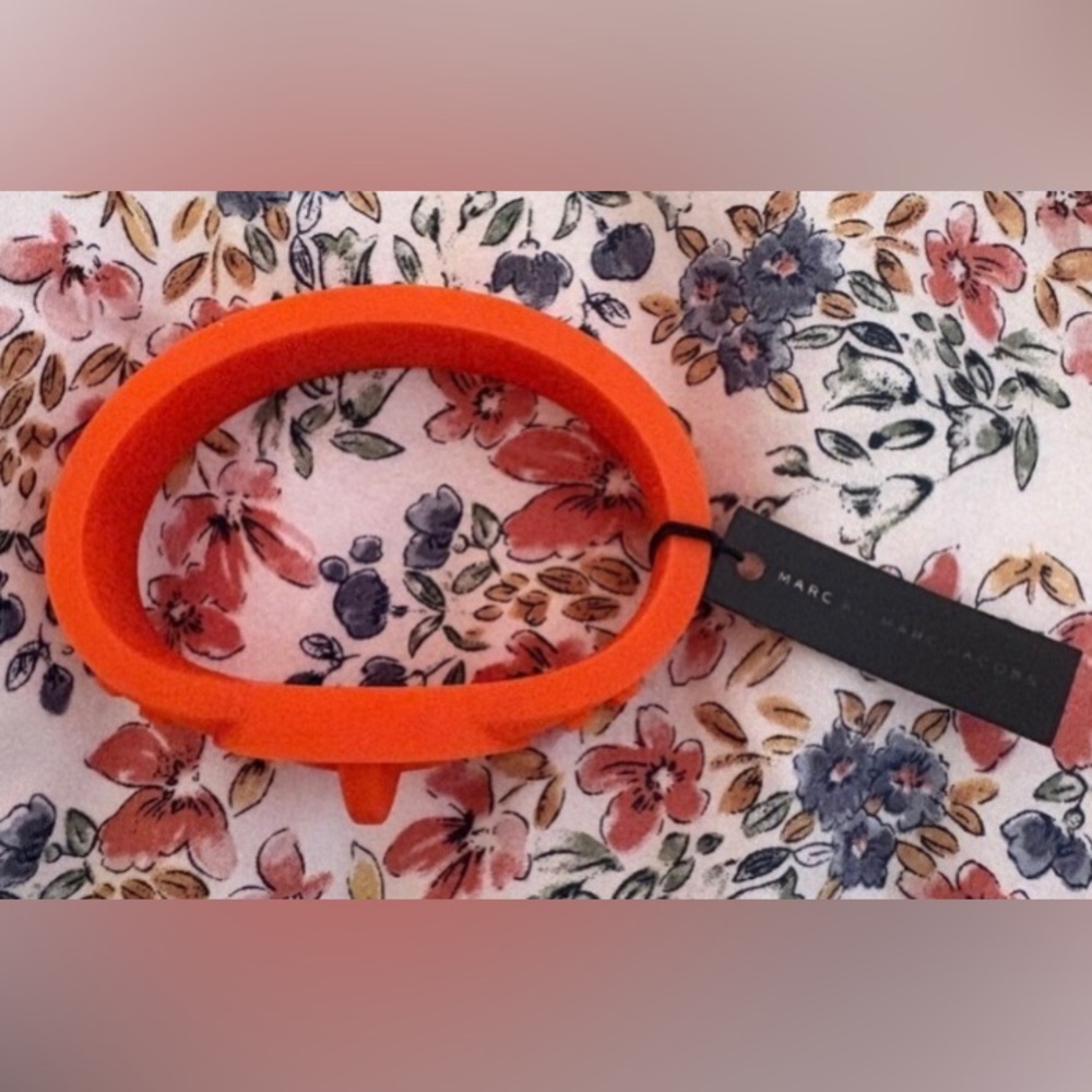 Marc Jacobs Vibrant Orange Glow Silicone Logo Snap Bracelet | NEW WITH TAGS